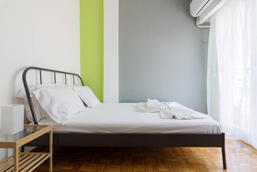Sunlit 2Br Oasis In Metaxourghio 3Min From Metro Apartment เอเธนส์ ภายนอก รูปภาพ