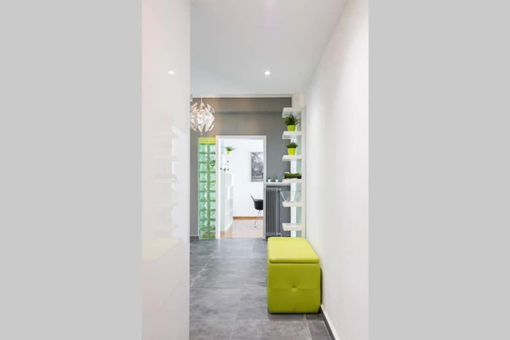 Sunlit 2Br Oasis In Metaxourghio 3Min From Metro Apartment เอเธนส์ ภายนอก รูปภาพ